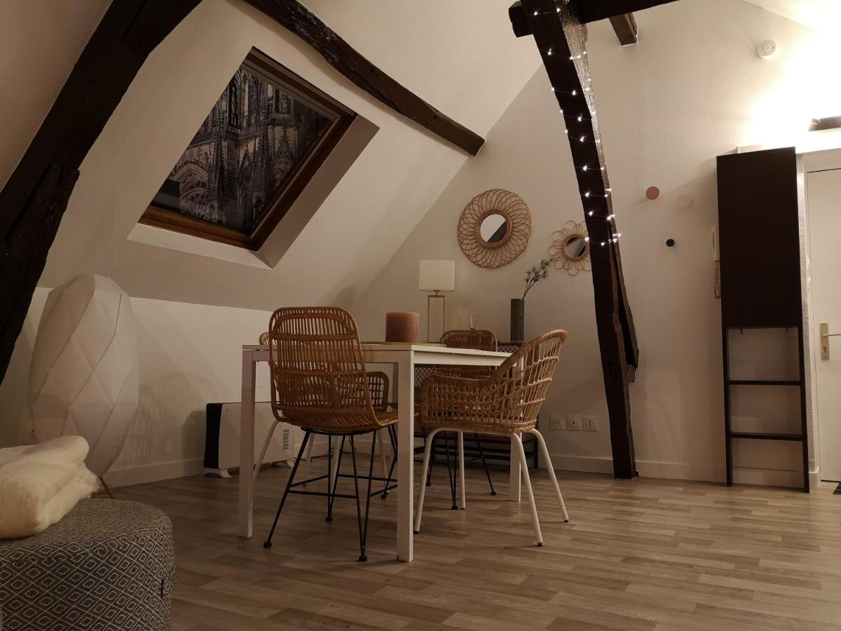 Logement Cosy Renove Au Pied De La Cathedrale Avec Climatisation Reims Exterior foto